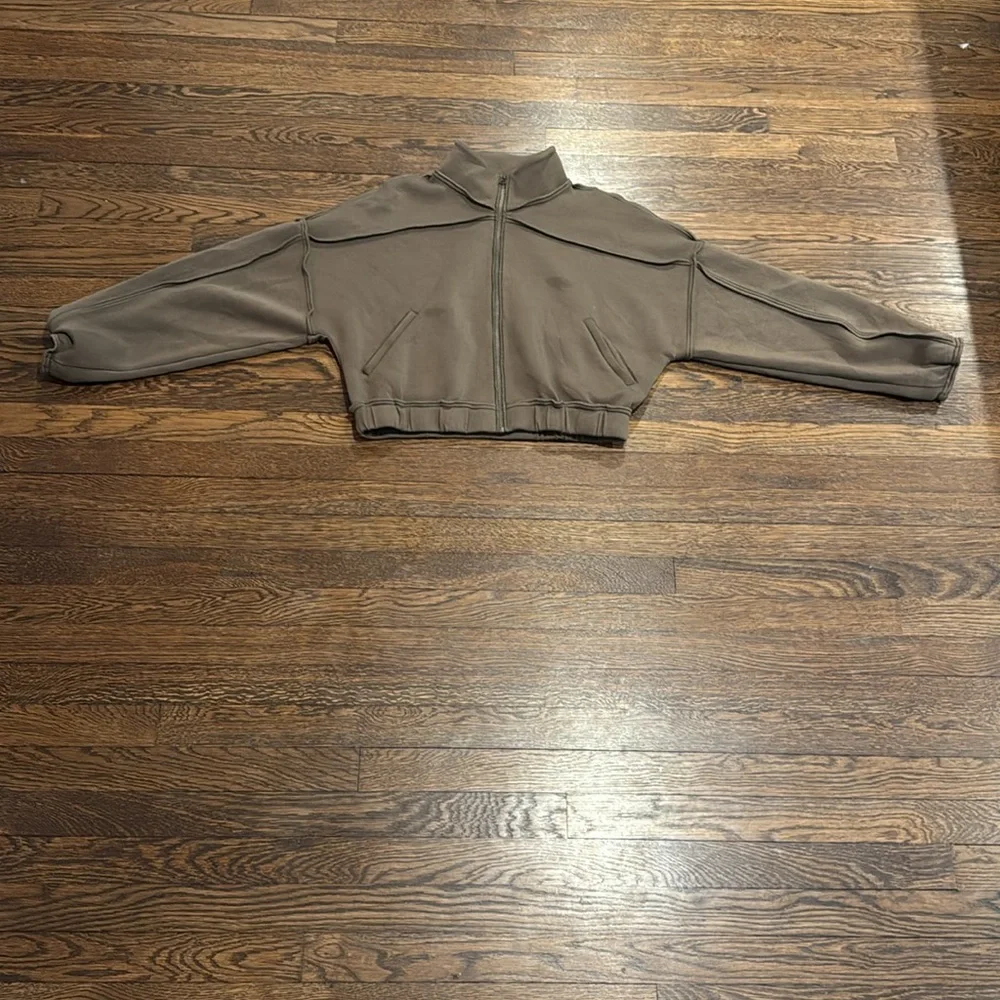 Devon Windsor Olive Women’s Stormi Zip Sweatshirt - Picture 5 of 11
